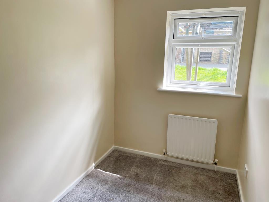 Lot: 151 - TWO-BEDROOM FLAT WITH PARKING - second front bedroom wiith window overlooking garden area